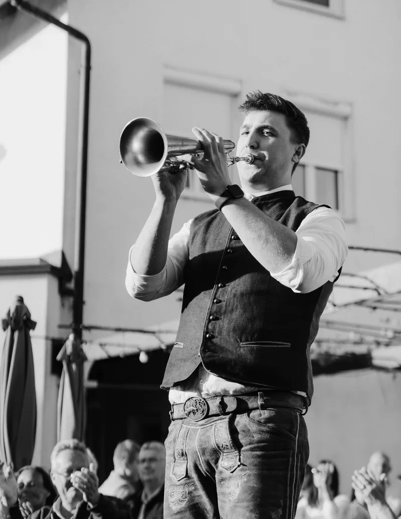 DOMINIK